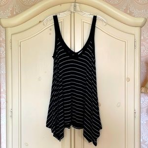 7 For All Mankind Black and Silver Tunic V-Neck Scalloped Bottom Size Small